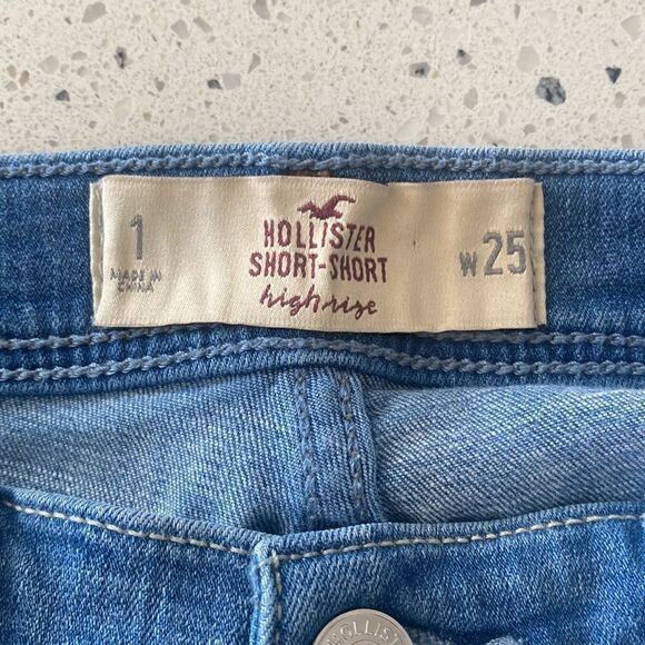 Hollister Women’s Short-Shorts Denim Mid Wash Distressed Raw Hem Size 25 - Picture 10 of 10